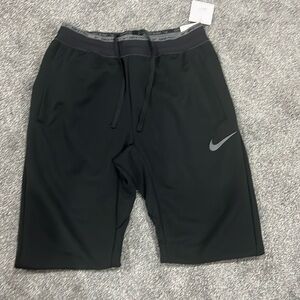 NWT men’s Nike pants